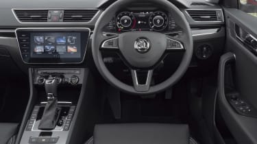 2019 Skoda Superb facelift - dashboard view from driver&#039;s seat