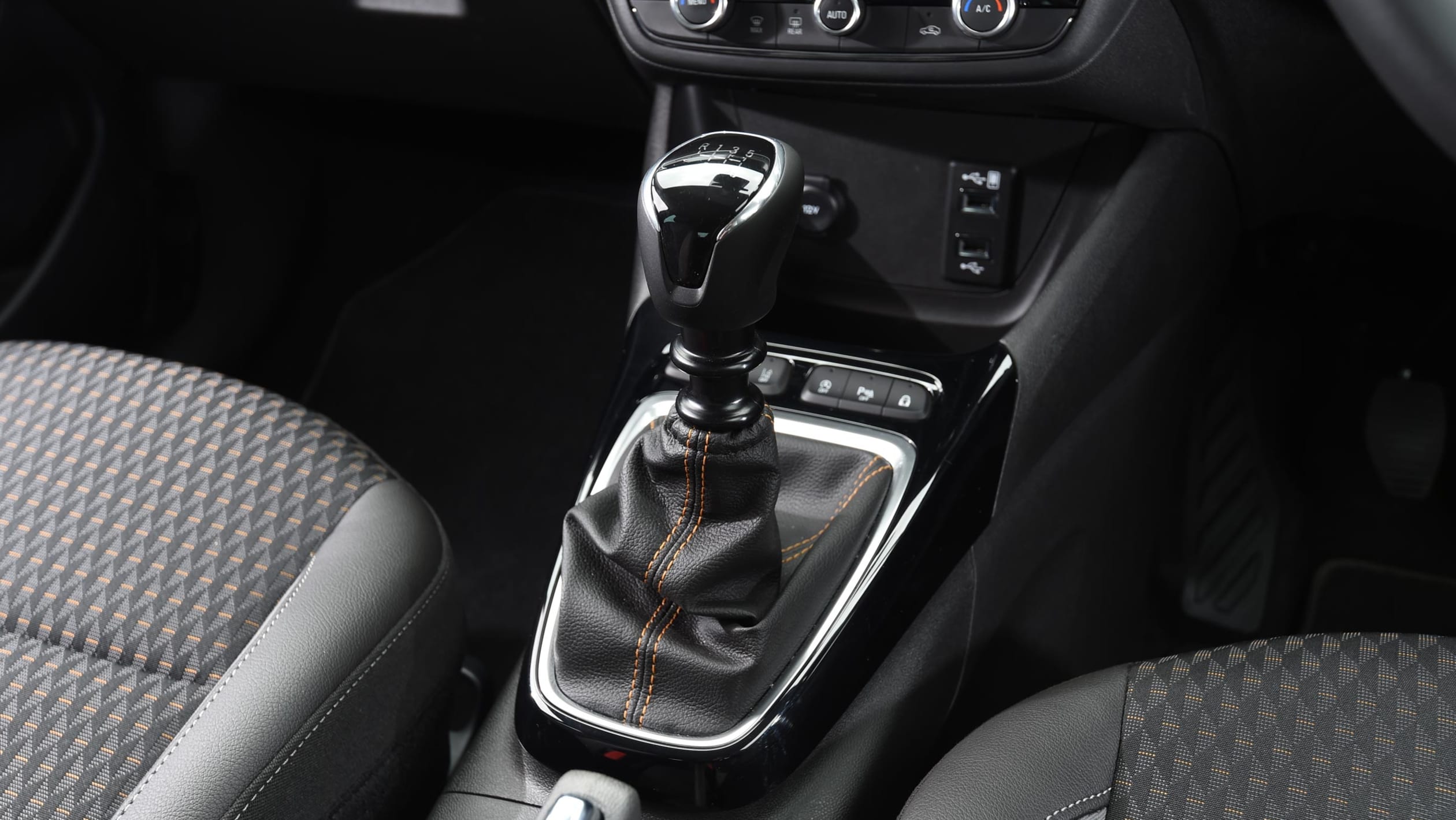 Vauxhall Crossland X SUV 2017 review images Carbuyer