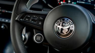 Alfa Romeo Tonale SUV steering wheel