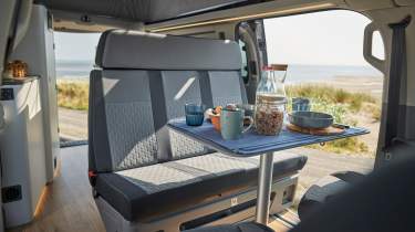 Ford Transit Custom Nugget LWB table