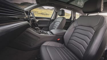 Volkswagen Touareg facelift front seats