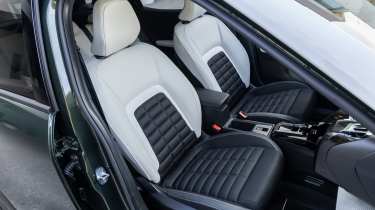 Citroen C3 Aircross front seats