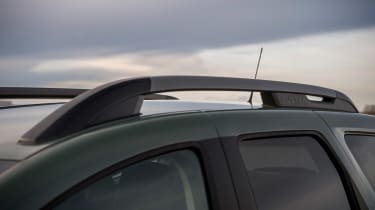 Dacia Duster SUV roof rails
