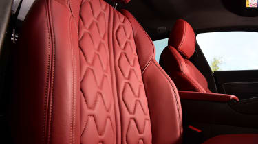 Peugeot 508 SW estate front seats