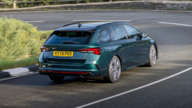 Skoda Octavia vRS Estate rear quarter cornering