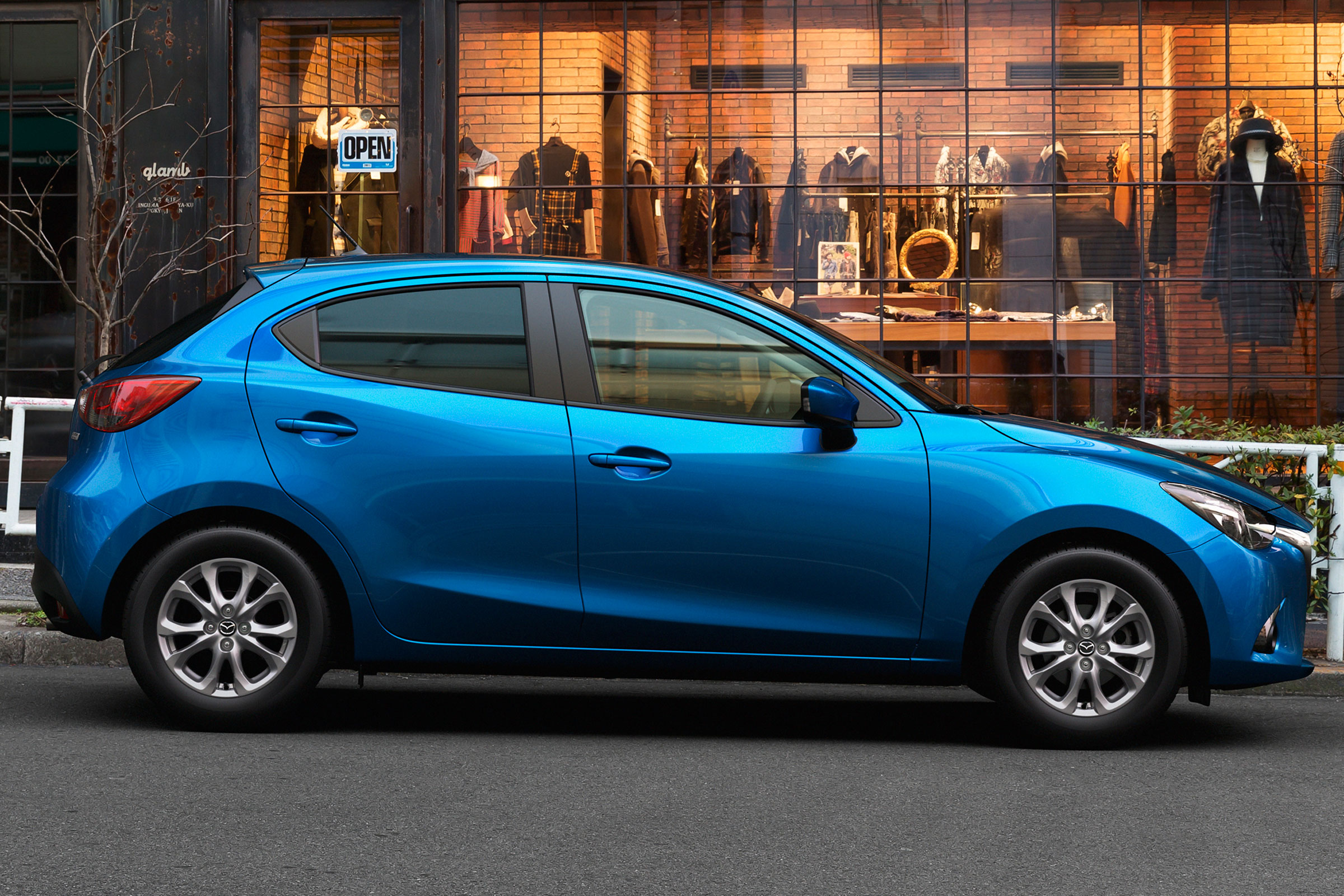 Mazda2 2014 release date, price & specs | Carbuyer