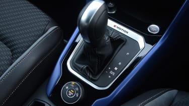 Volkswagen T-Roc R gear lever