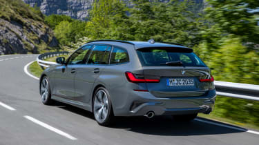 2019 BMW 3 Series Touring - rear 3/4 dynamic 
