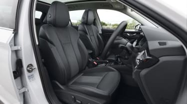 Skoda Kamiq 2019 - front seats, interior featuring panoramic roof