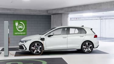2020 Volkswagen Golf GTE charging