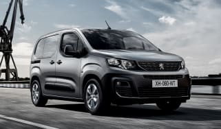 2018 Peugeot Partner van front