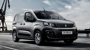 2018 Peugeot Partner van front