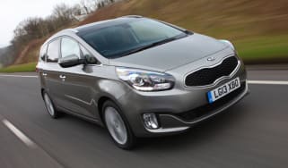 Kia Carens 2013 front tracking