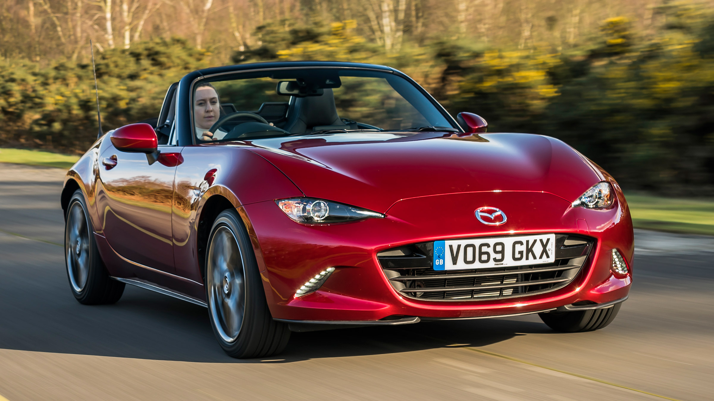 New Mazda MX-5 roadster review - pictures | Carbuyer