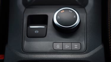 Volkswagen Amarok pickup centre console