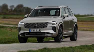 Volvo XC90 front quarter dynamic