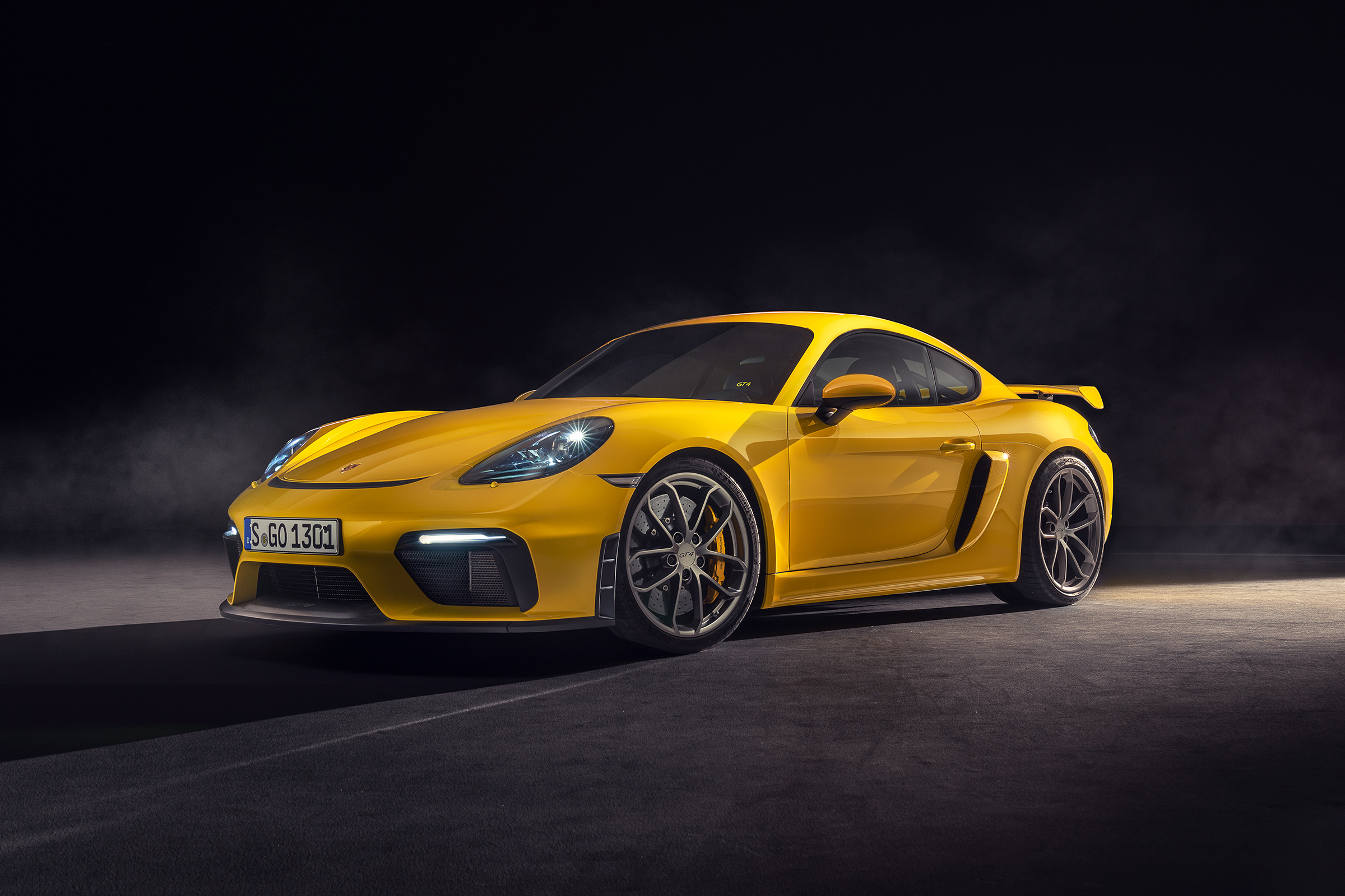 Кинн порше. Porsche 718 Cayman gt4 2020. Порше Кайман gt4 2020. Porsche 911 gt4. Порше Кайман 718.