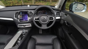 Volvo XC90 T8 - interior 