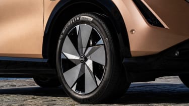 2022 Nissan Ariya - wheels