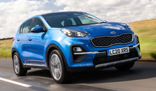 Kia Sportage SUV front 3/4 tracking