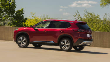 Nissan Rogue (X-Trail) side view