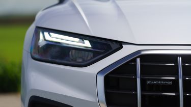 Audi Q5 headlight