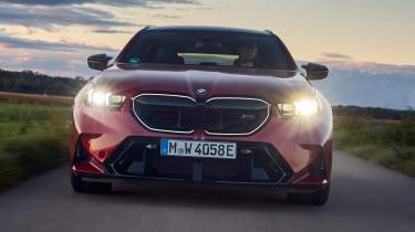 BMW M5 Touring front driving