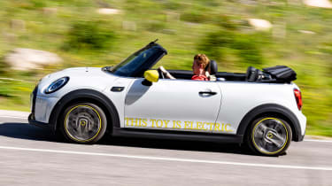 MINI Electric Convertible prototype side panning