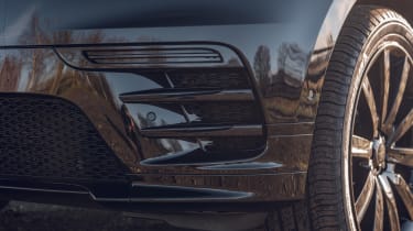 Range Rover Velar R-Dynamic Black air intake