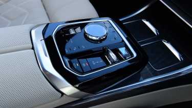 BMW i7 centre drive selector