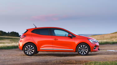 2019 Renault Clio - side static view