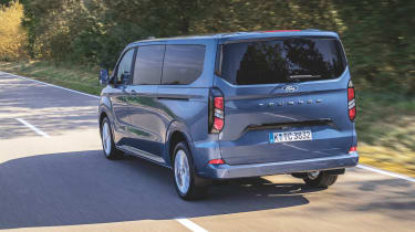 Ford Tourneo Custom rear 3/4 tracking