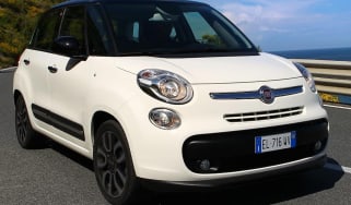Fiat 500L 2013 front quarter