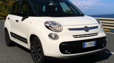 Fiat 500L 2013 front quarter