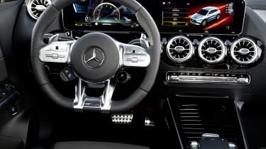 Mercedes-AMG GLA 35 steering wheel
