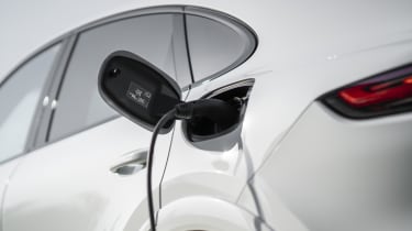 Porsche Cayenne Turbo S E-Hybrid - charging port