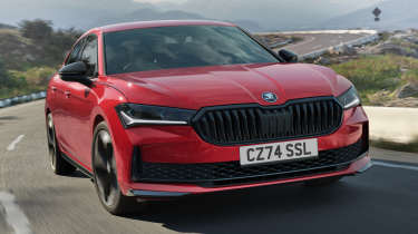 Skoda Superb SportLine front