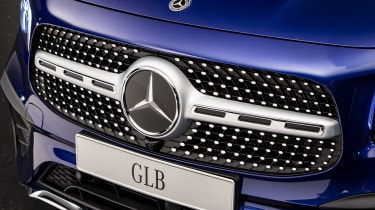 2019 Mercedes GLB - grille close up 