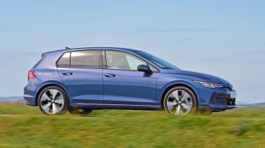 Volkswagen Golf facelift side panning