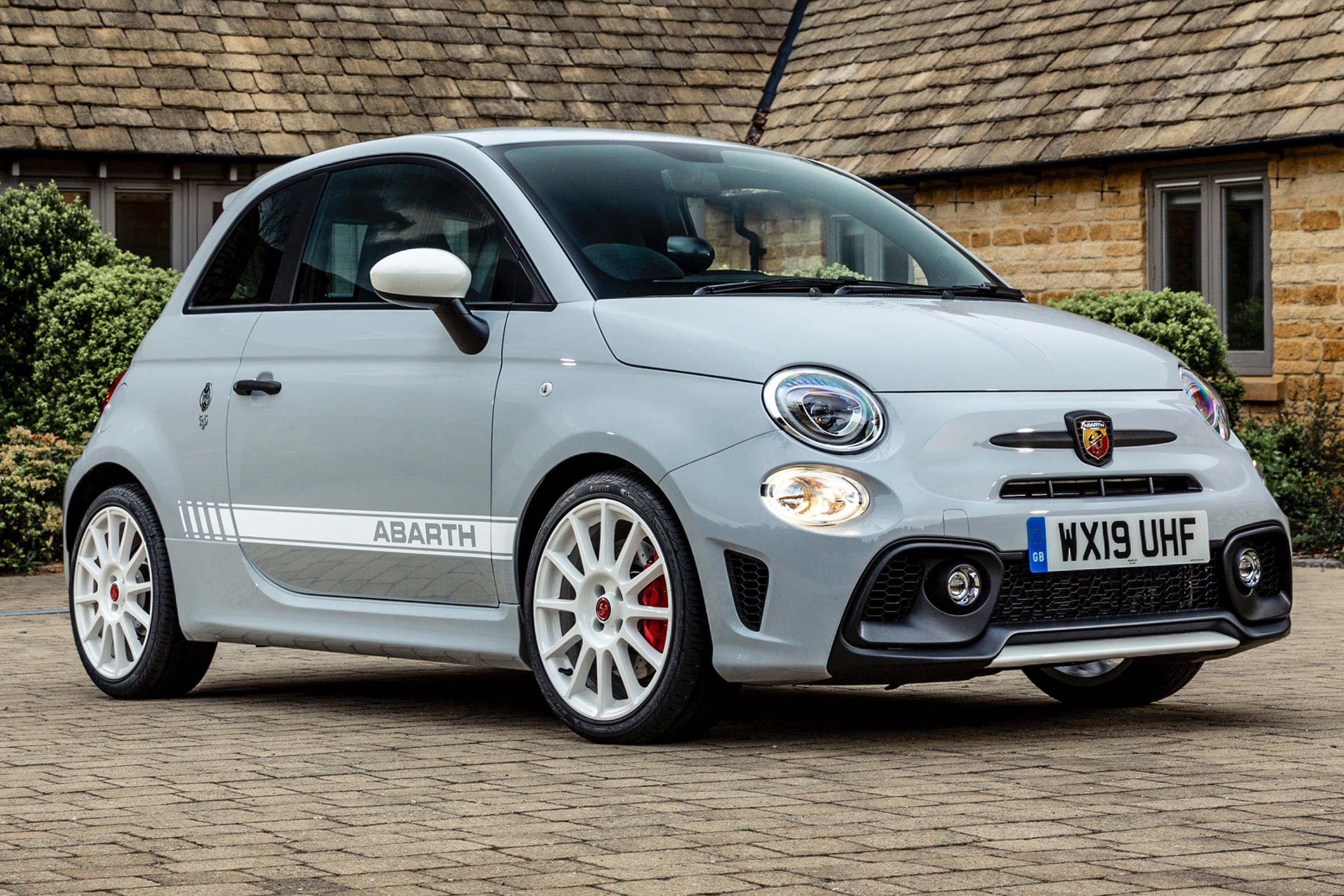 fiat 500 abarth akrapovic exhaust