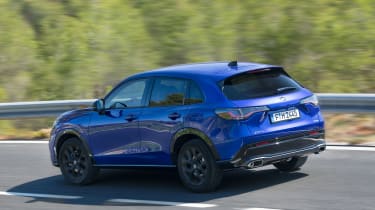 Honda ZR-V SUV rear panning