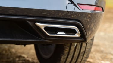 SEAT Leon hatchback - tailpipes