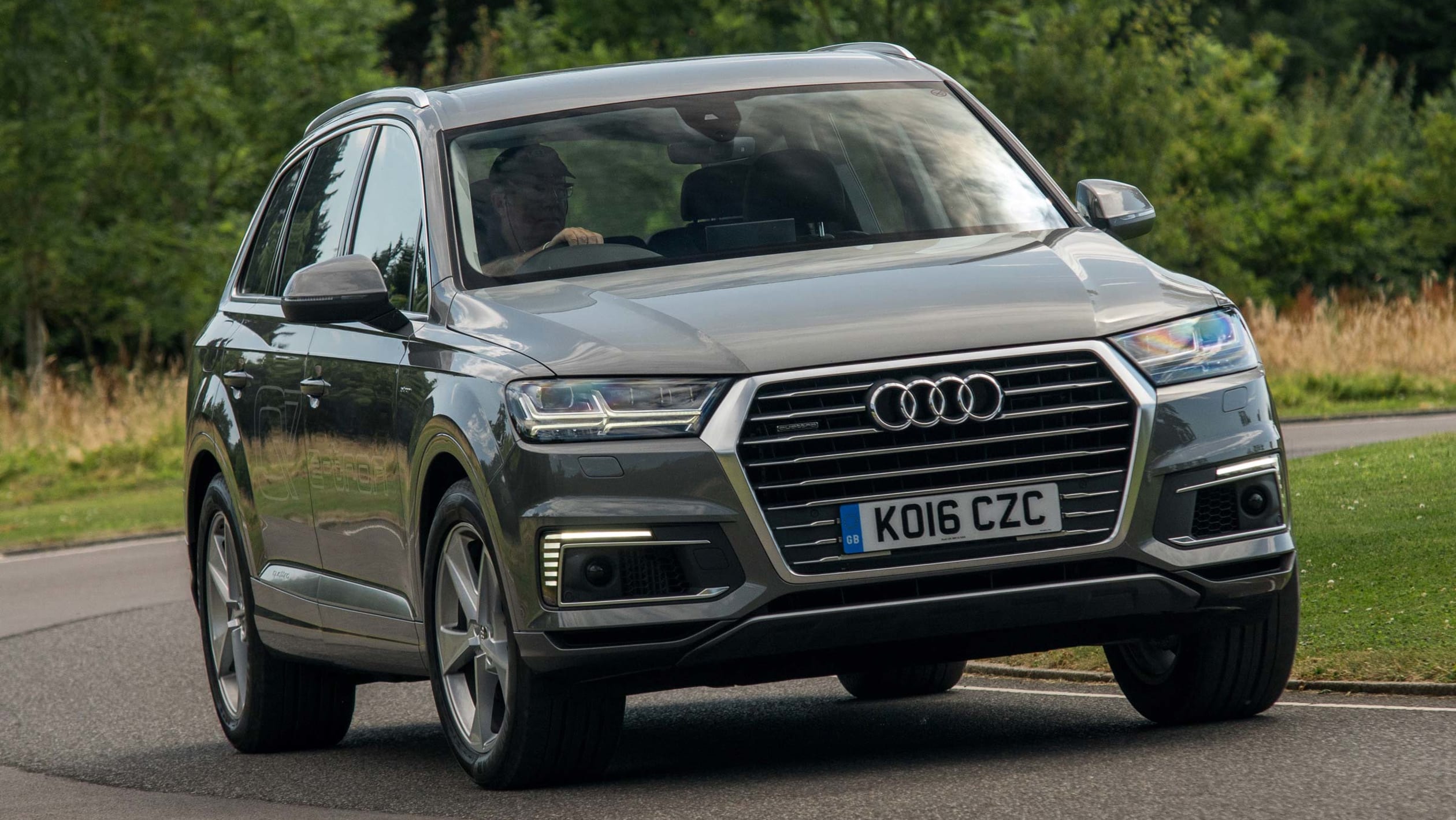 Audi q7 e tron