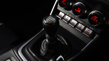 Toyota GR86 coupe gearlever