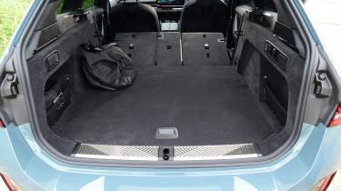 BMW i5 Touring boot seats down