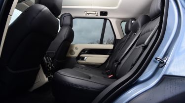 2020 Range Rover Vogue P400 - Rear seats