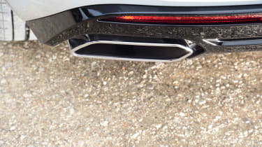 Volkswagen Touareg SUV exhaust tailpipes