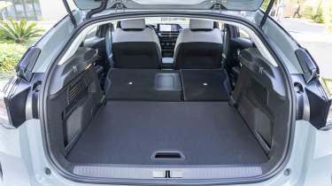 Citroen C4 facelift boot seats all down