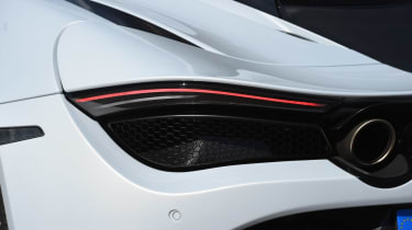 McLaren 720S coupe - tail light close