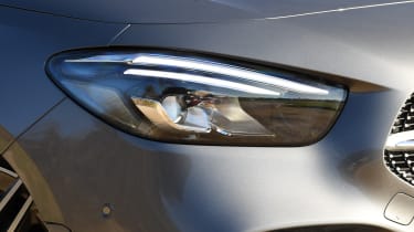 Mercedes B-Class MPV headlight